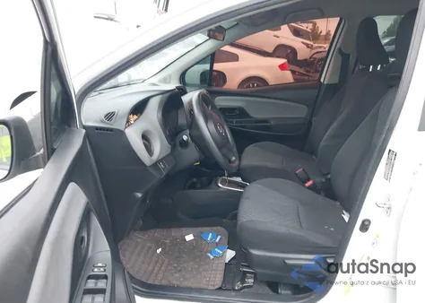 2015 Toyota Yaris L z USA, uszkodzony, nr VIN VNKKTUD35FA041214